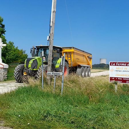 La Ferme De L'Isle Et Sa Roulotte Bed & Breakfast Avaray Dış mekan fotoğraf