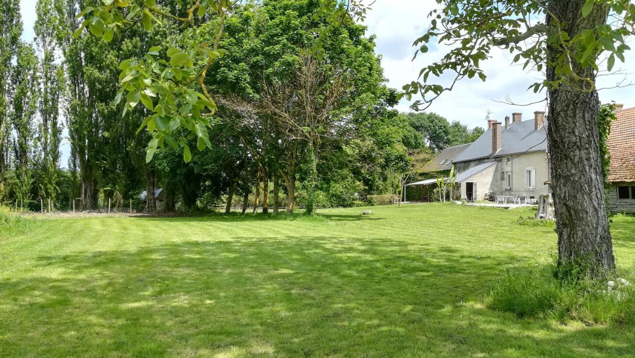 La Ferme De L'Isle Et Sa Roulotte Bed & Breakfast Avaray Dış mekan fotoğraf