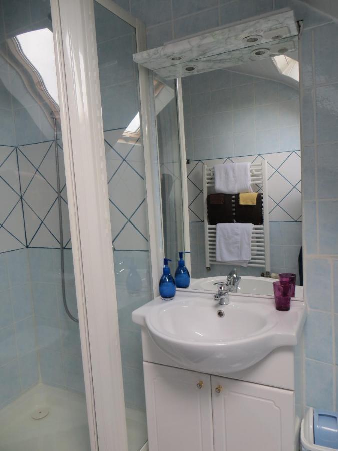 La Ferme De L'Isle Et Sa Roulotte Bed & Breakfast Avaray Dış mekan fotoğraf