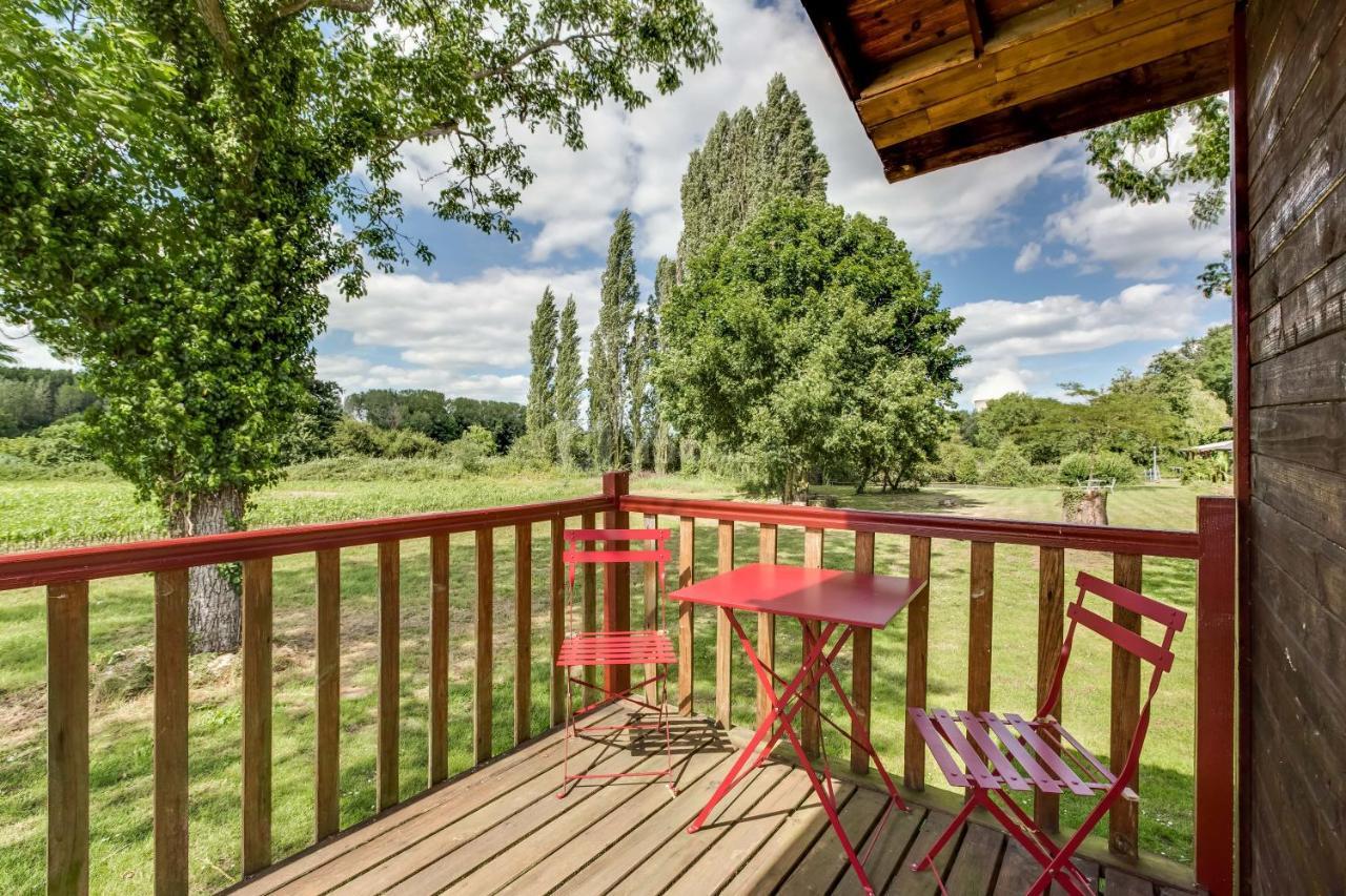 La Ferme De L'Isle Et Sa Roulotte Bed & Breakfast Avaray Dış mekan fotoğraf