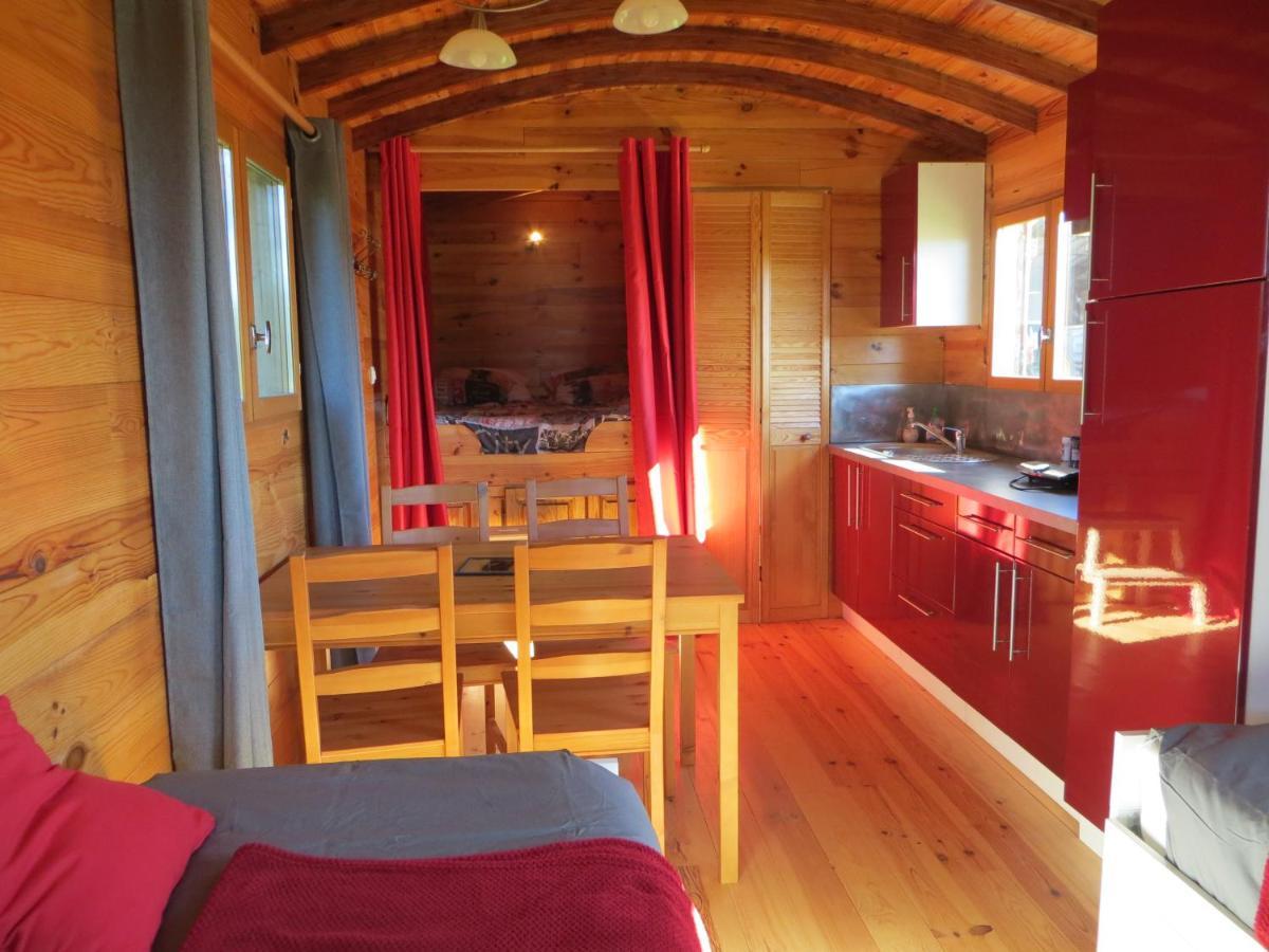 La Ferme De L'Isle Et Sa Roulotte Bed & Breakfast Avaray Dış mekan fotoğraf
