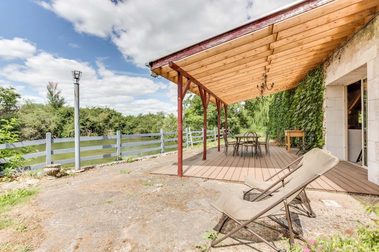 La Ferme De L'Isle Et Sa Roulotte Bed & Breakfast Avaray Dış mekan fotoğraf