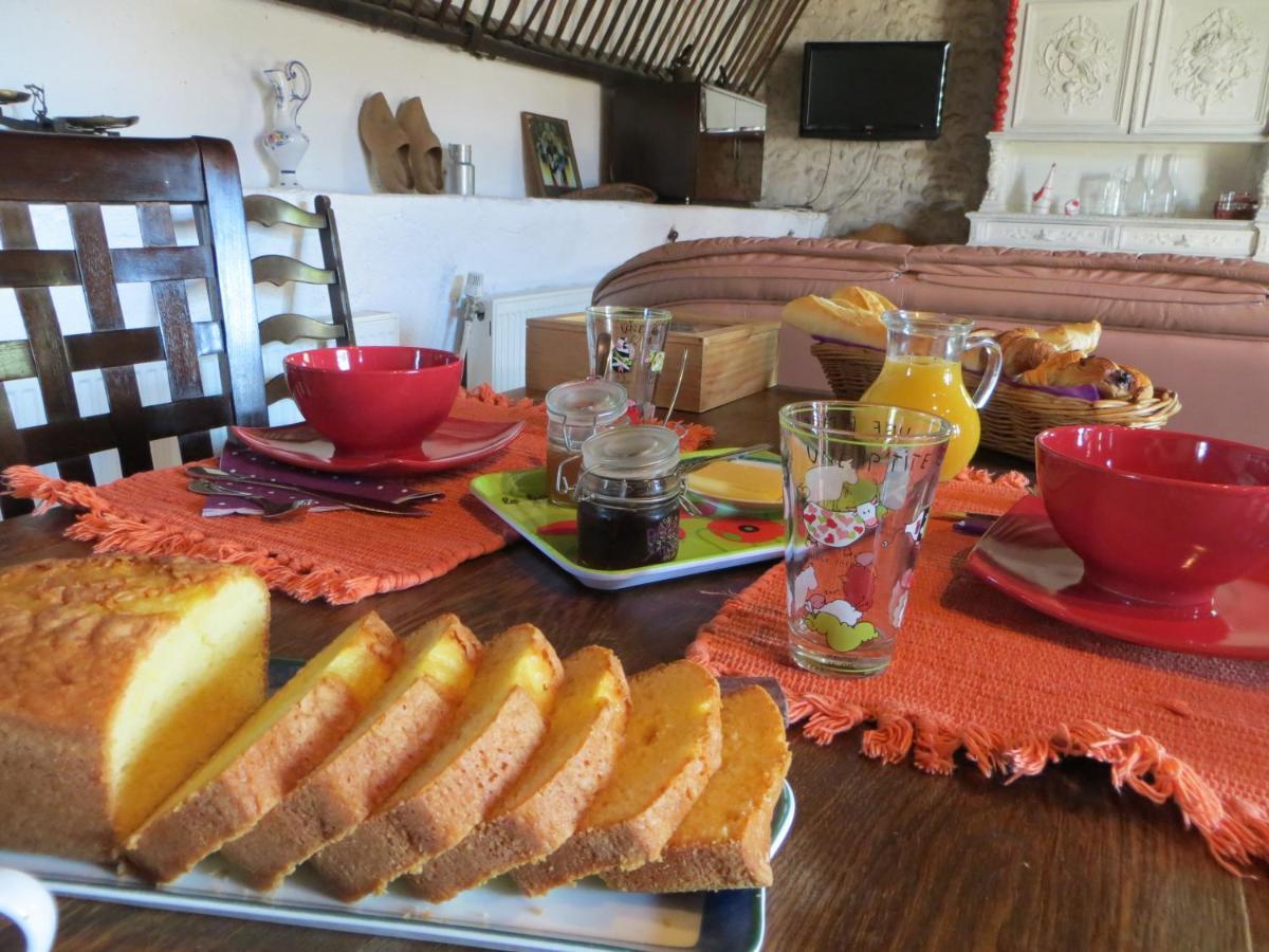 La Ferme De L'Isle Et Sa Roulotte Bed & Breakfast Avaray Dış mekan fotoğraf
