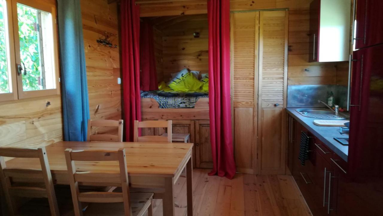 La Ferme De L'Isle Et Sa Roulotte Bed & Breakfast Avaray Dış mekan fotoğraf