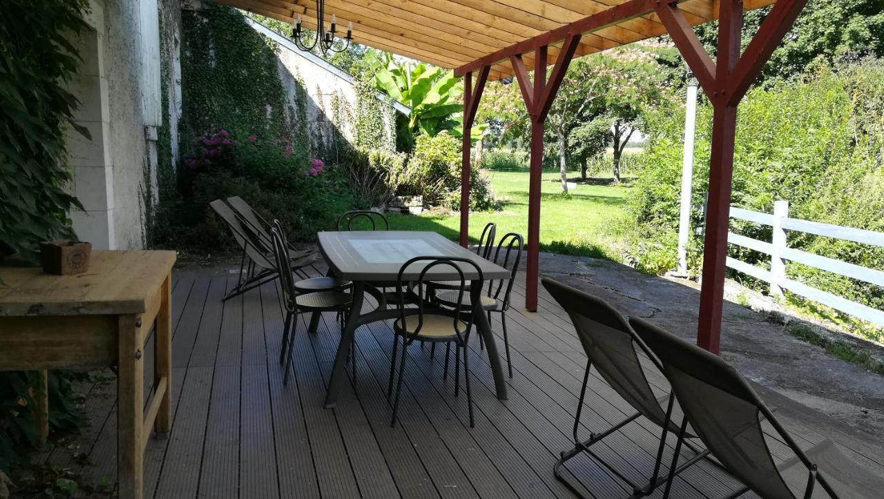 La Ferme De L'Isle Et Sa Roulotte Bed & Breakfast Avaray Dış mekan fotoğraf