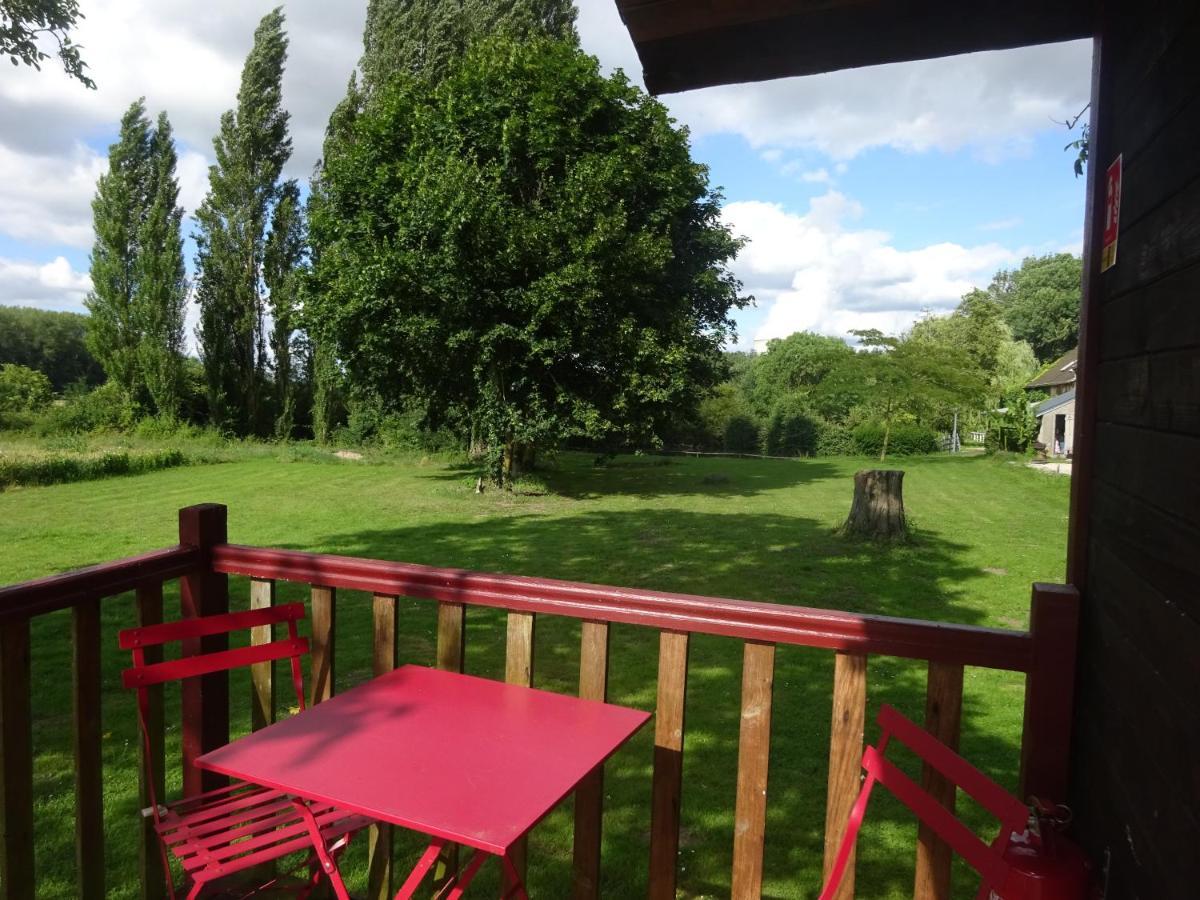 La Ferme De L'Isle Et Sa Roulotte Bed & Breakfast Avaray Dış mekan fotoğraf