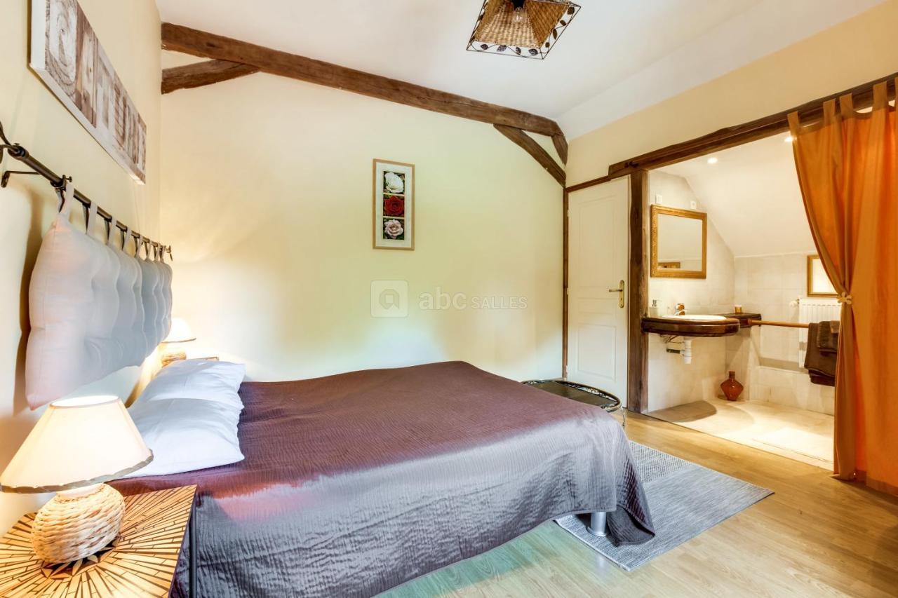 La Ferme De L'Isle Et Sa Roulotte Bed & Breakfast Avaray Dış mekan fotoğraf