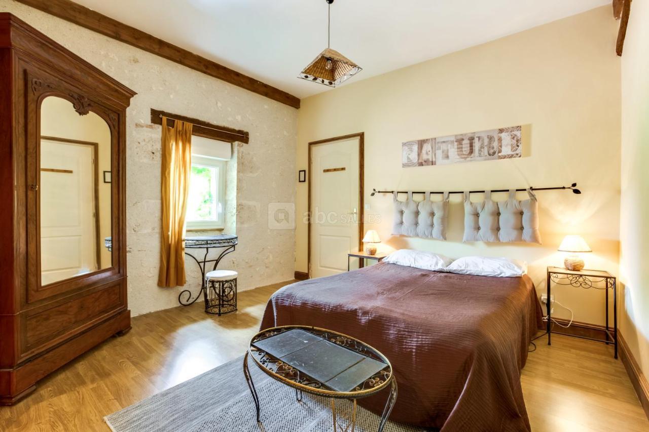 La Ferme De L'Isle Et Sa Roulotte Bed & Breakfast Avaray Dış mekan fotoğraf