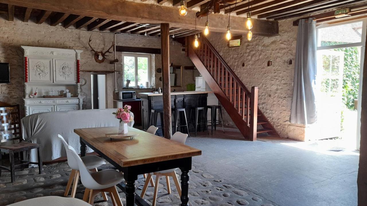 La Ferme De L'Isle Et Sa Roulotte Bed & Breakfast Avaray Dış mekan fotoğraf