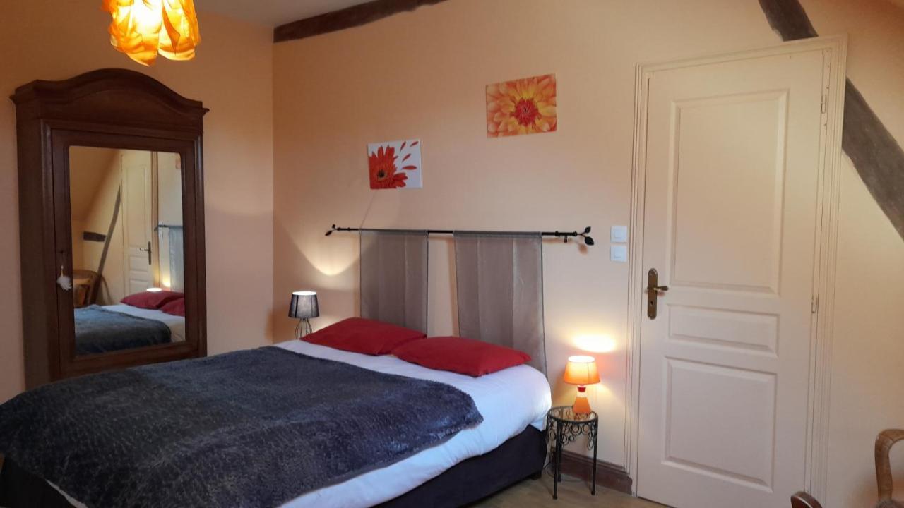 La Ferme De L'Isle Et Sa Roulotte Bed & Breakfast Avaray Dış mekan fotoğraf