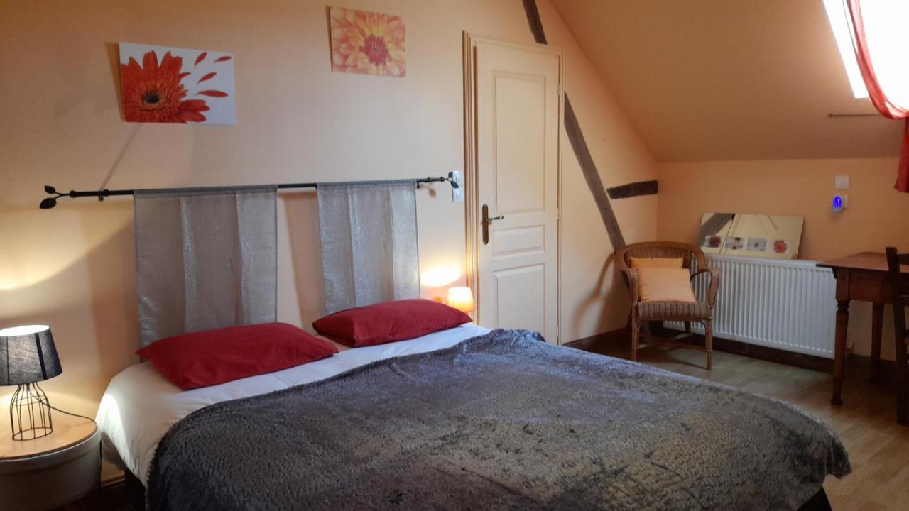 La Ferme De L'Isle Et Sa Roulotte Bed & Breakfast Avaray Dış mekan fotoğraf