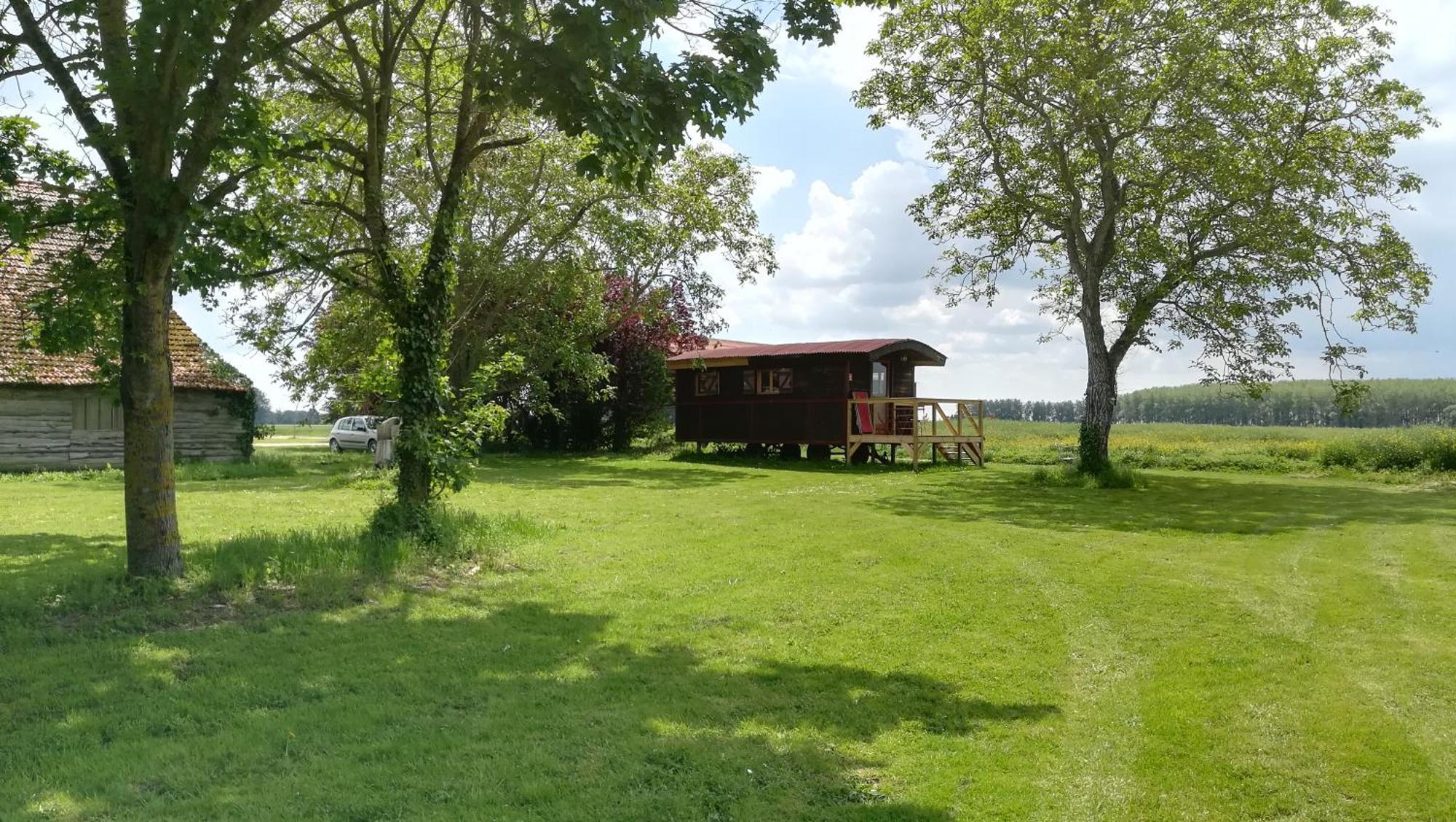 La Ferme De L'Isle Et Sa Roulotte Bed & Breakfast Avaray Oda fotoğraf